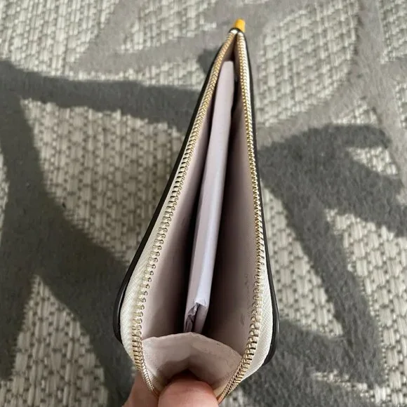 NWT: Kate Spade Lucy Bicolor Small L Zip Wristlet - Picture 4 of 5